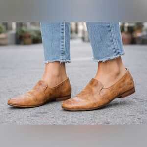 Frye Ashley Cognac Leather Slip On Loafers Distressed Patina Size 6.5